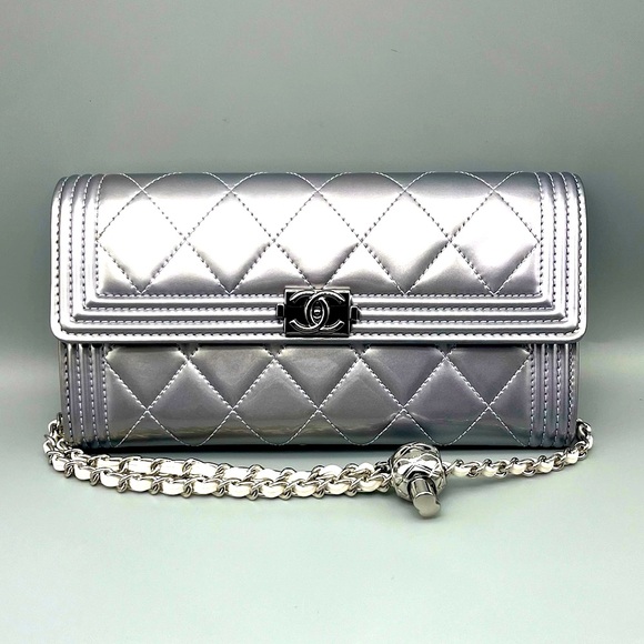 💜CHANEL Patent Leather Boy Flap Wallet/Clutch💜 - Picture 7 of 17